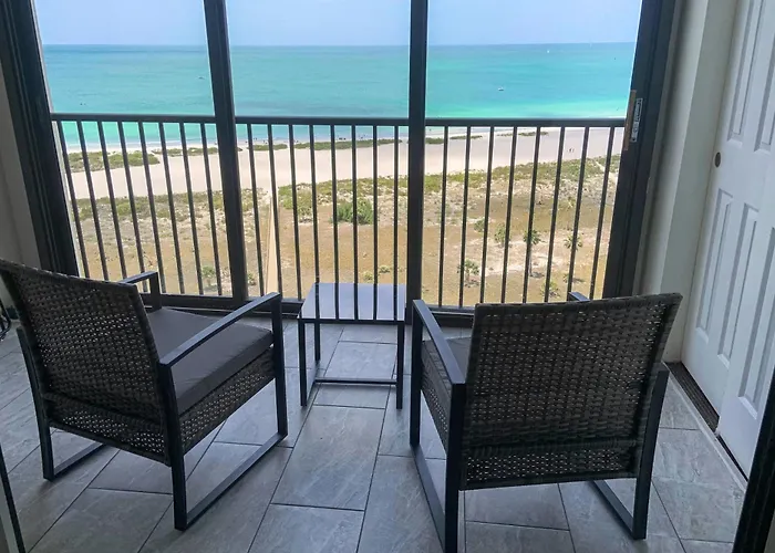 Beachfront With Shared Pool And Tennis Courts