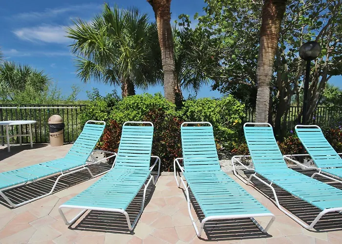 Beachfront With Shared Pool And Tennis Courts Clearwater Beach