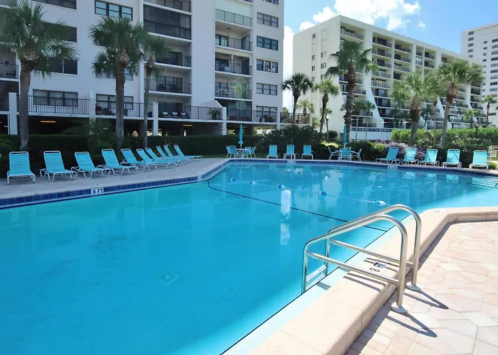 Apartment Beachfront With Shared Pool And Tennis Courts