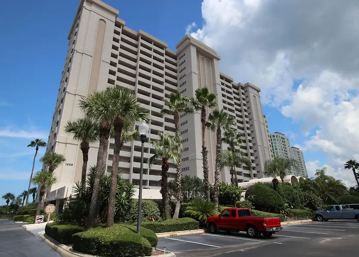 Beachfront With Shared Pool And Tennis Courts Apartment *