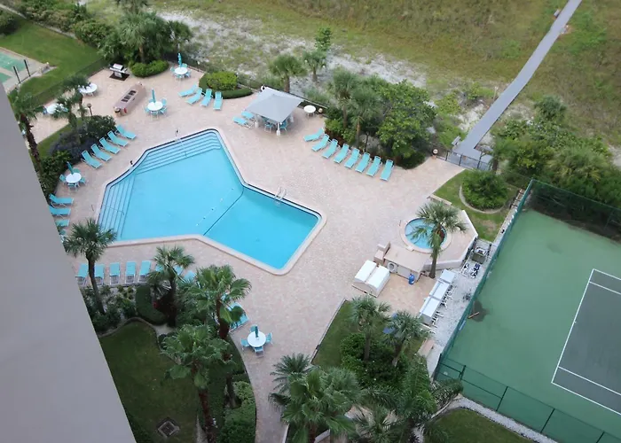 Apartment Beachfront With Shared Pool And Tennis Courts *