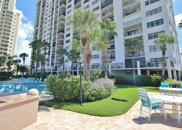 Beachfront With Shared Pool And Tennis Courts Apartment Clearwater Beach