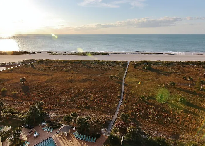 Apartment Beachfront With Shared Pool And Tennis Courts